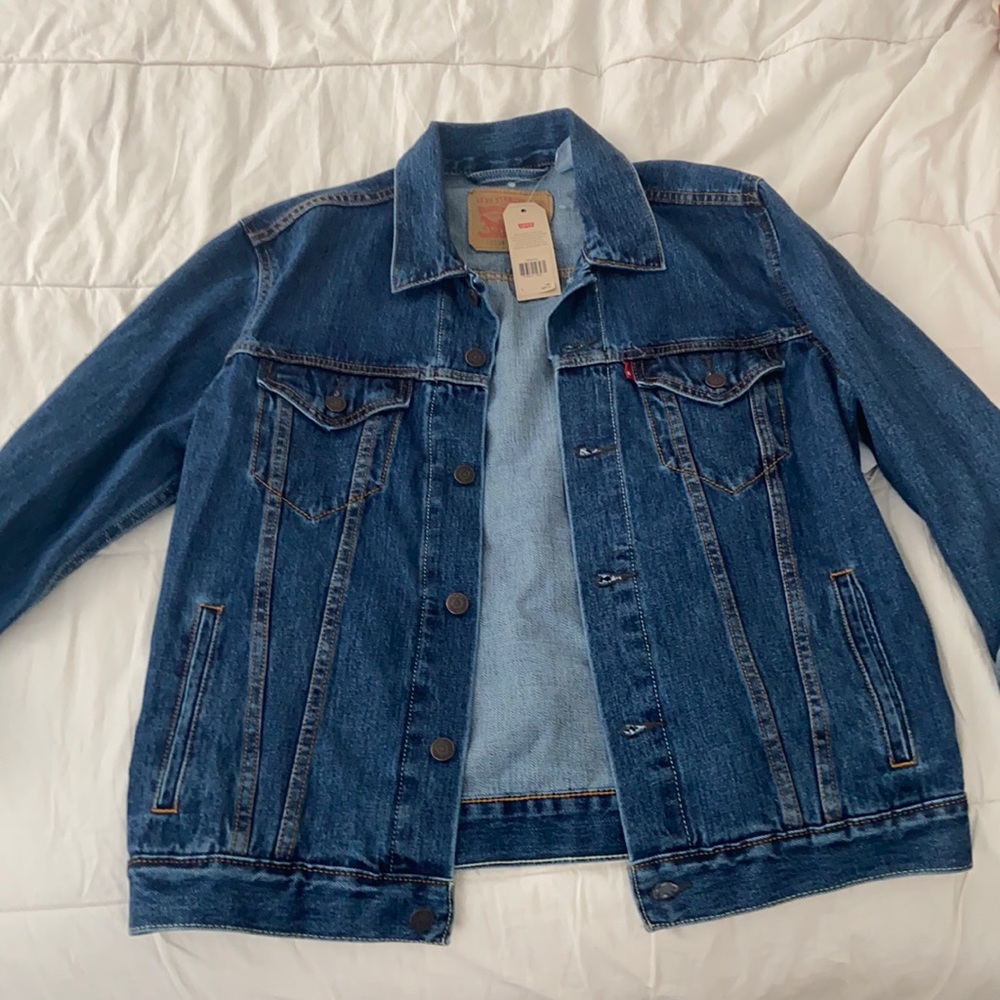 Levi’s jean jacket! New with tags!!